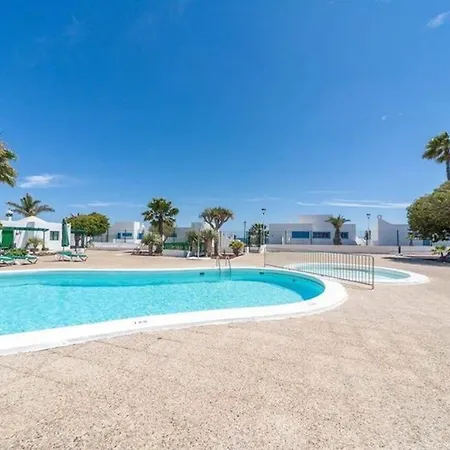 Bandama 14! 2 Bedroom Newly Renovated Bungalow, Los Pocillos, Puerto Del Carmen.-2